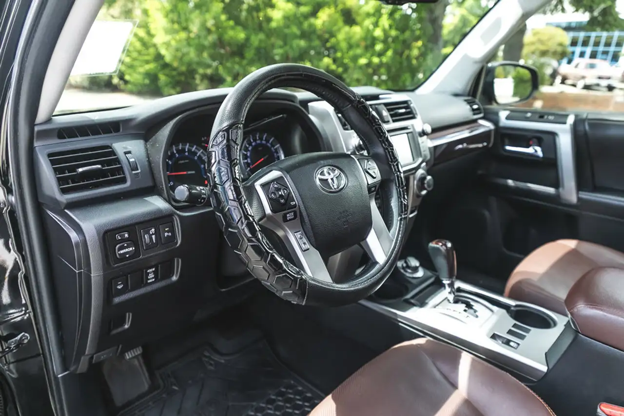 Toyota 4-Runner снимка Toyota 4-Runner