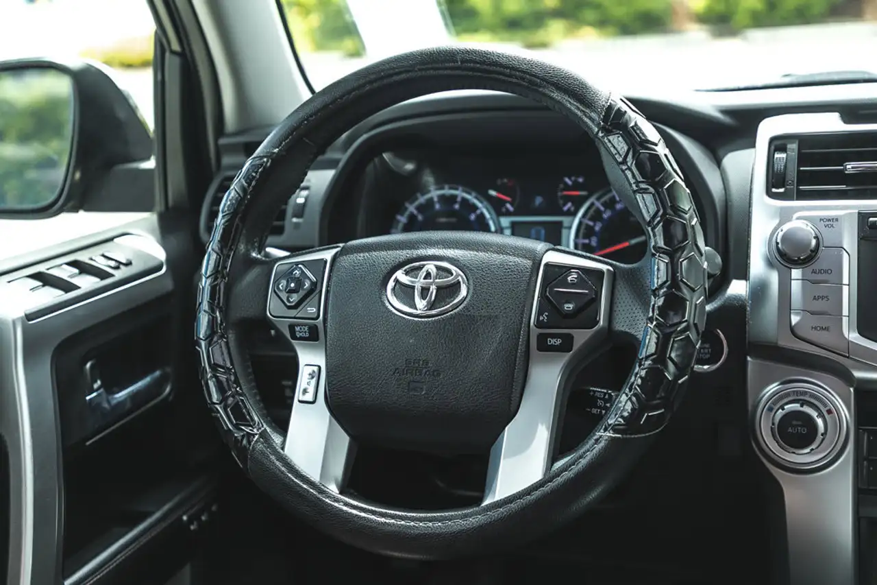 Toyota 4-Runner снимка Toyota 4-Runner