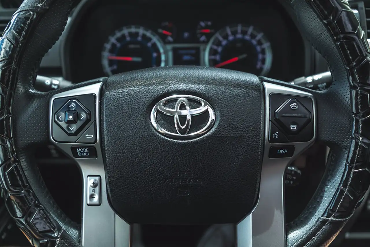 Toyota 4-Runner снимка Toyota 4-Runner