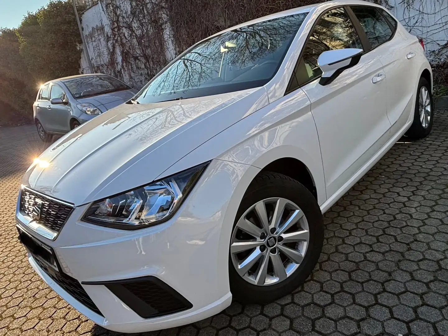 SEAT Ibiza Ibiza 1.0 MPI S Weiß - 1