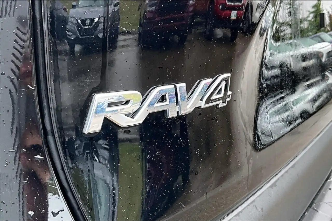 Toyota RAV 4 снимка Toyota RAV 4
