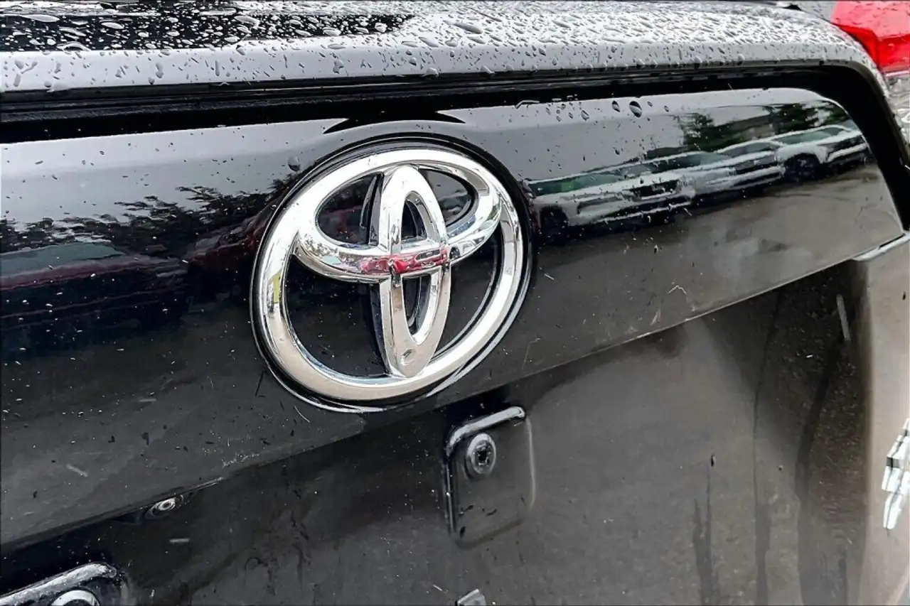 Toyota RAV 4 снимка Toyota RAV 4