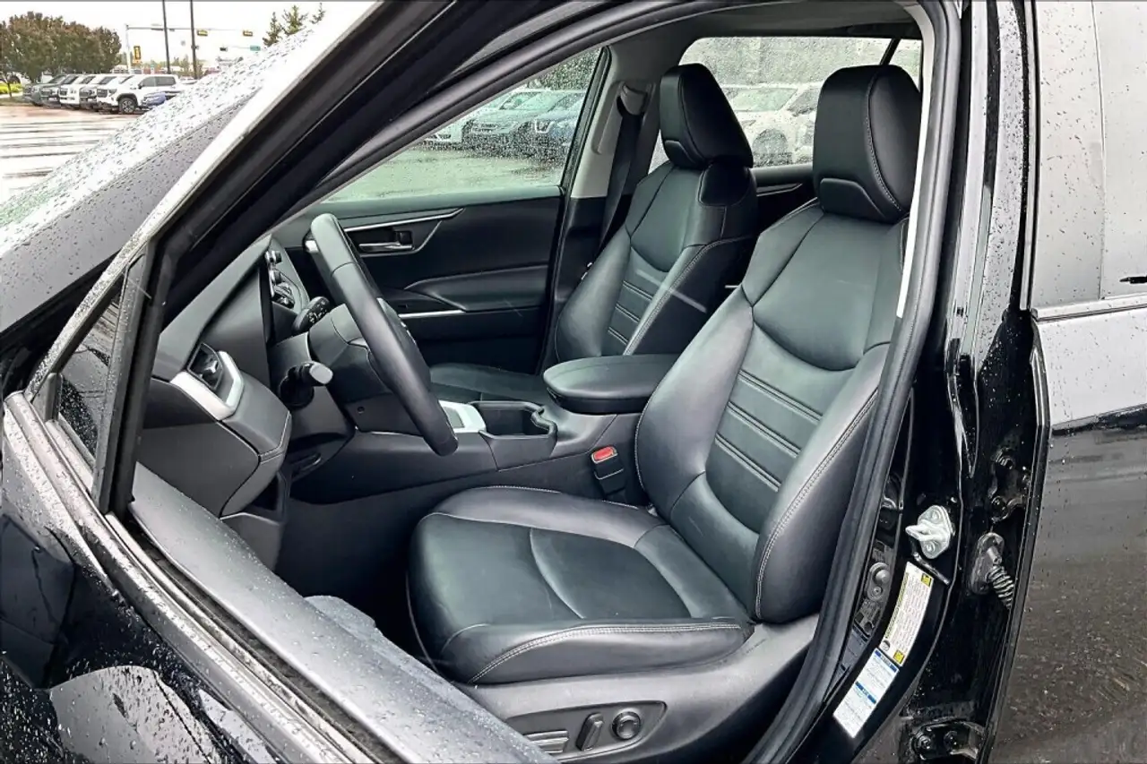 Toyota RAV 4 снимка Toyota RAV 4