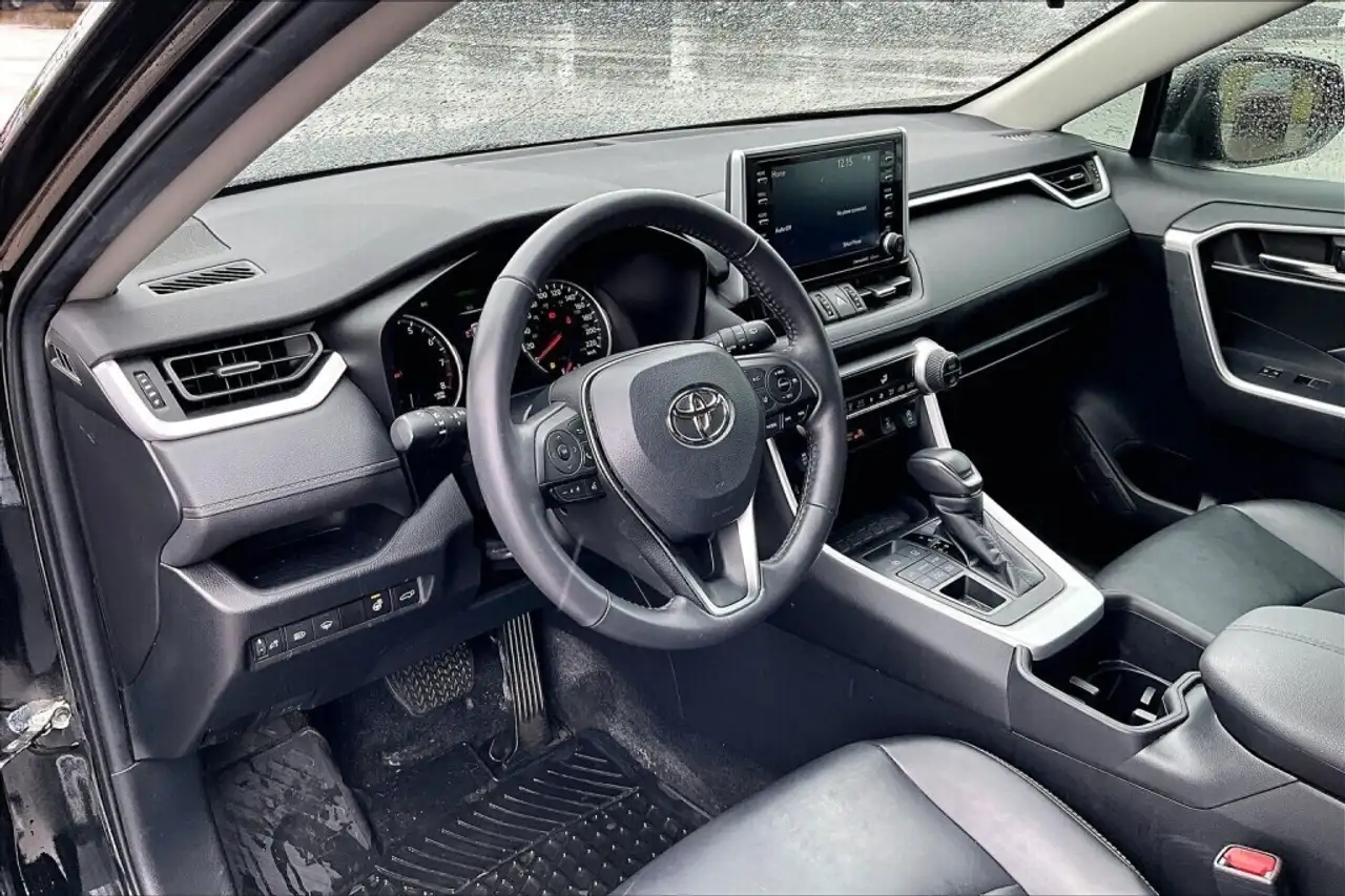 Toyota RAV 4 снимка Toyota RAV 4