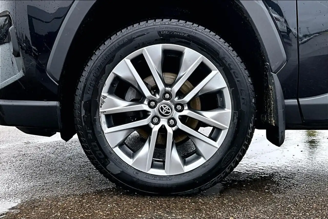 Toyota RAV 4 снимка Toyota RAV 4