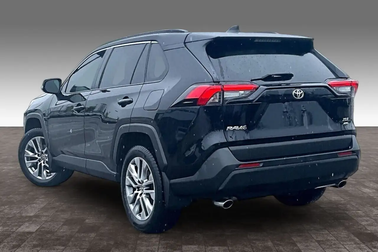 Toyota RAV 4 снимка Toyota RAV 4