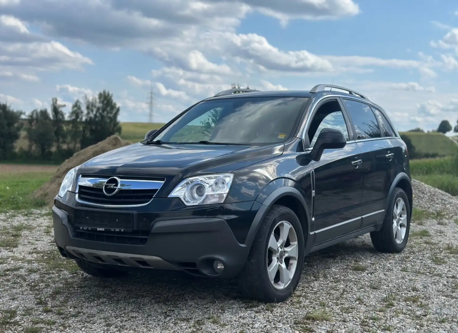 Opel Antara 2.0 Cosmo 4x4*AUTOMATIK*LEDER*NAVI*KLIMAAUTOMATIK* Schwarz - 1