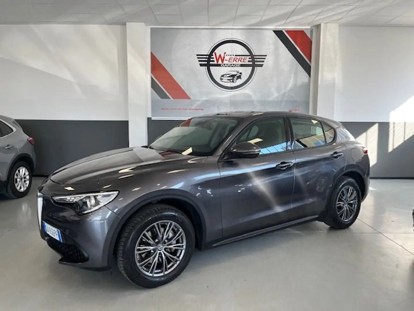 Alfa Romeo Stelvio Stelvio 2.2 t Business Q4 190cv auto Grijs - 1