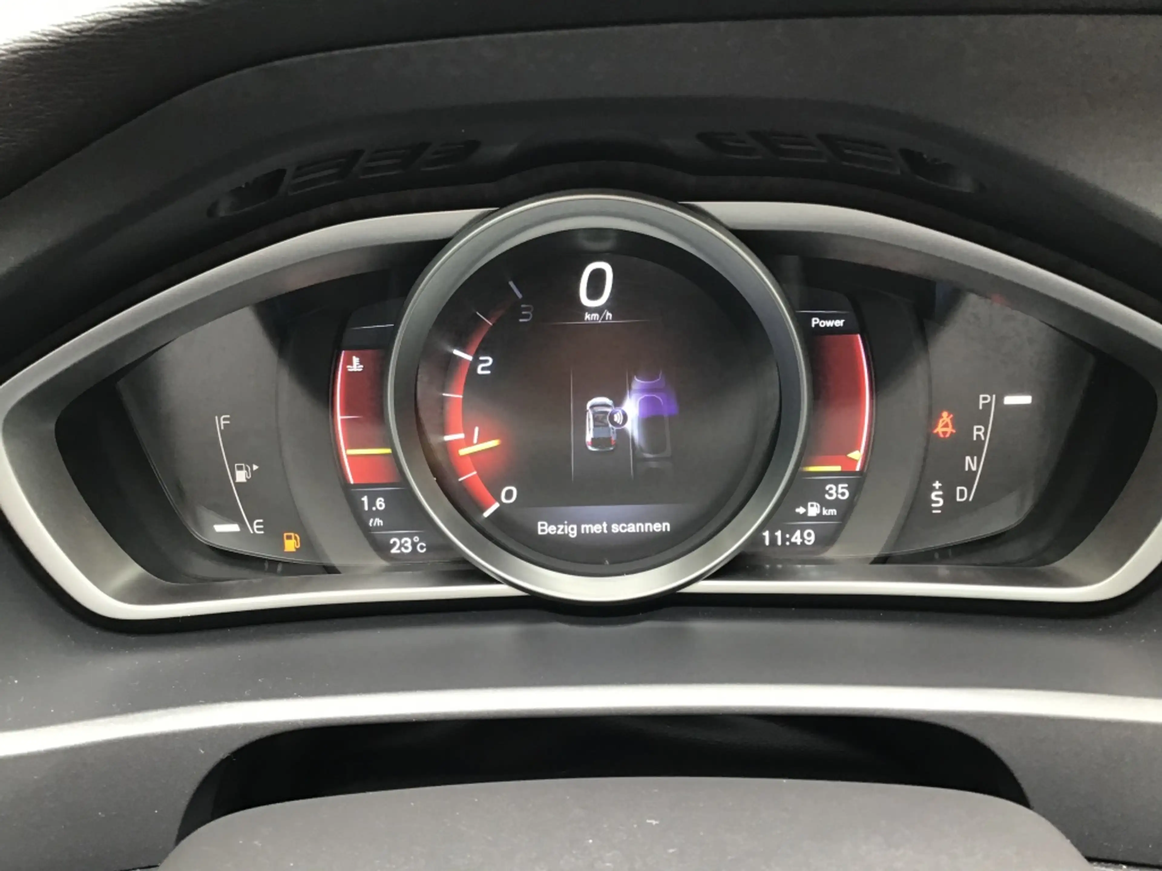 Volvo V40 Cross Country 1.6 T4 Momentum — photo 16