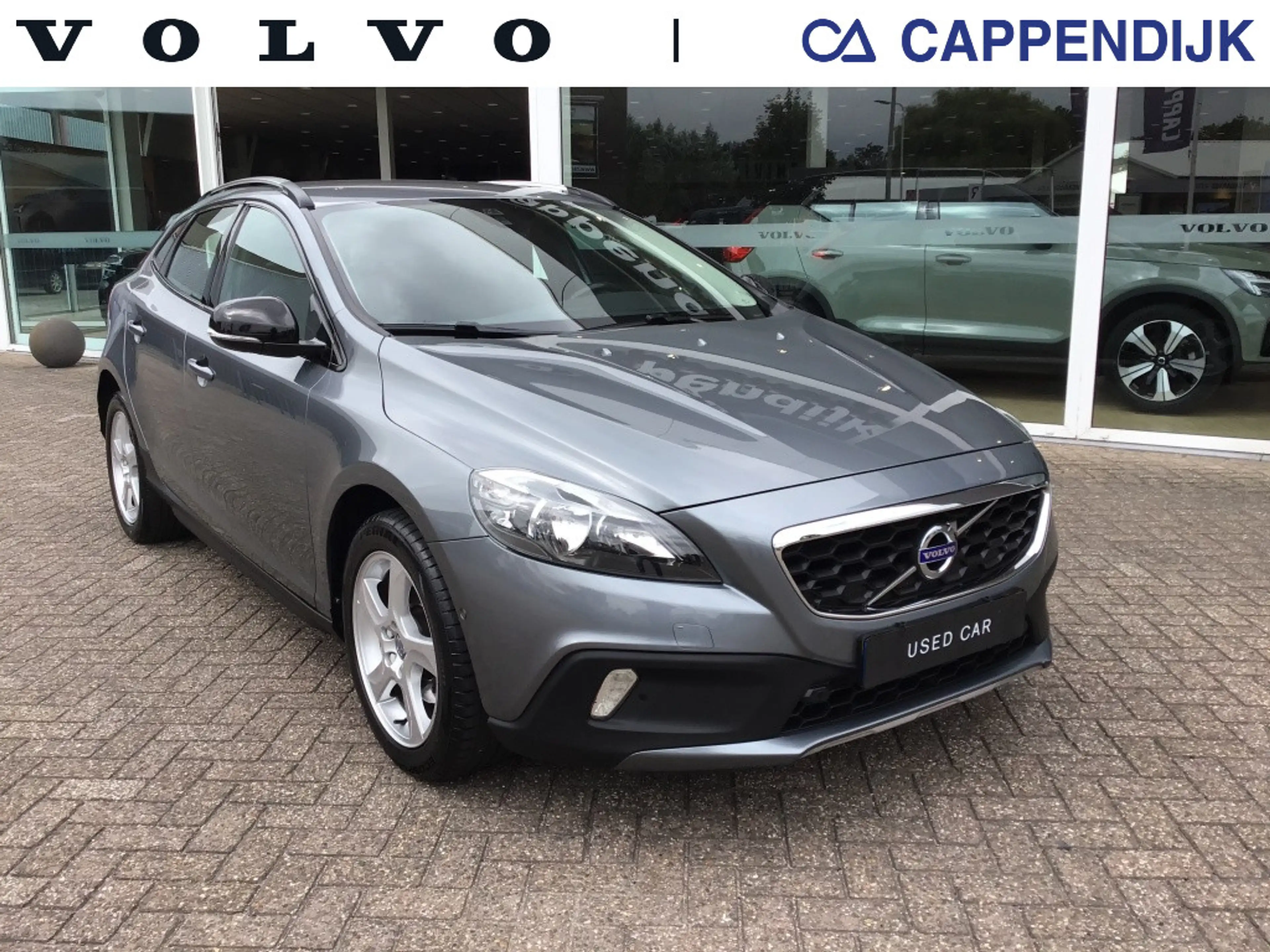 Volvo V40 Cross Country 1.6 T4 Momentum