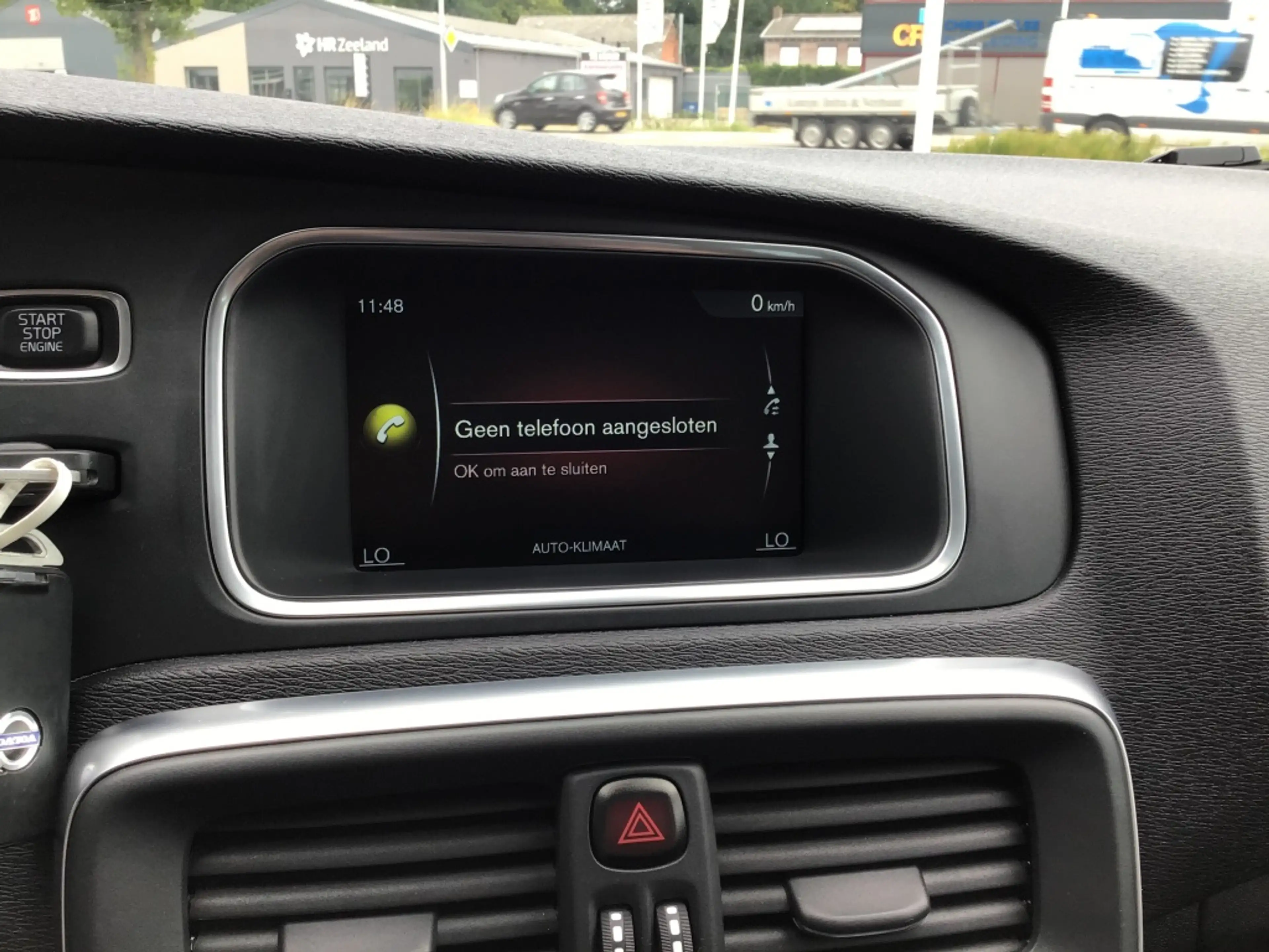 Volvo V40 Cross Country 1.6 T4 Momentum — photo 19