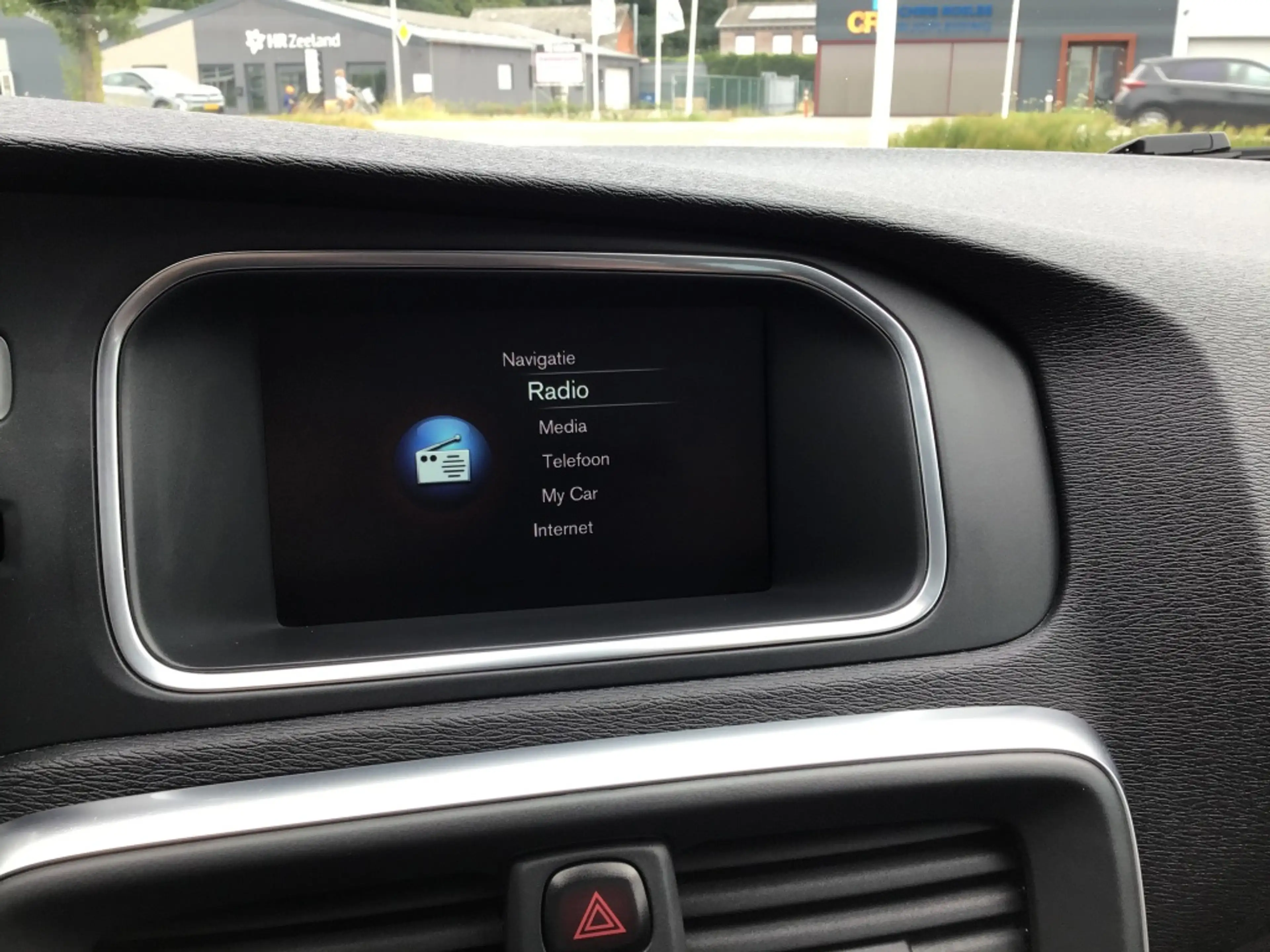 Volvo V40 Cross Country 1.6 T4 Momentum — photo 17