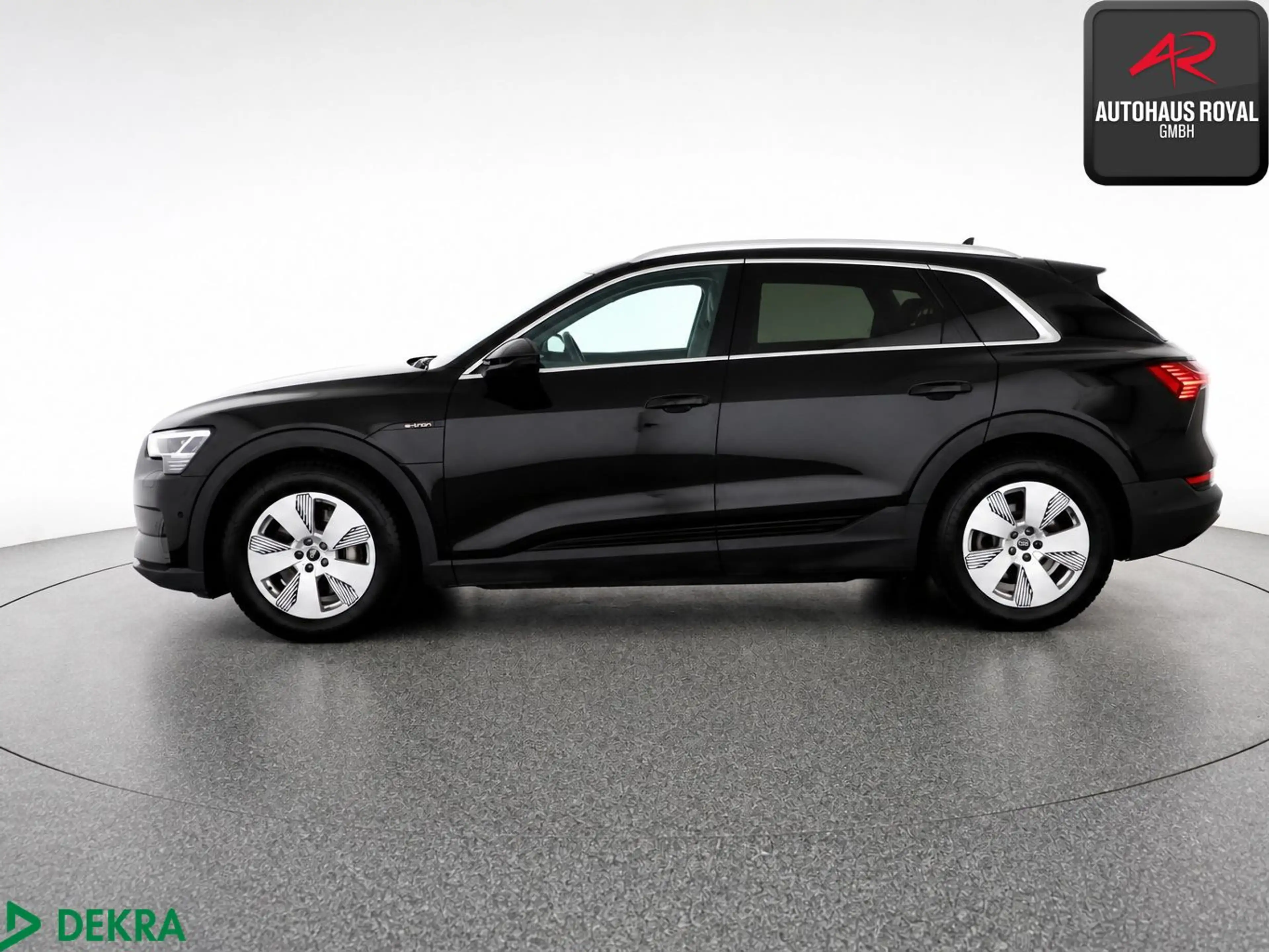 Audi e-tron 55 qu KEYLESS,360°,ACC,MEMORY,CARPLAY,SH — photo 2