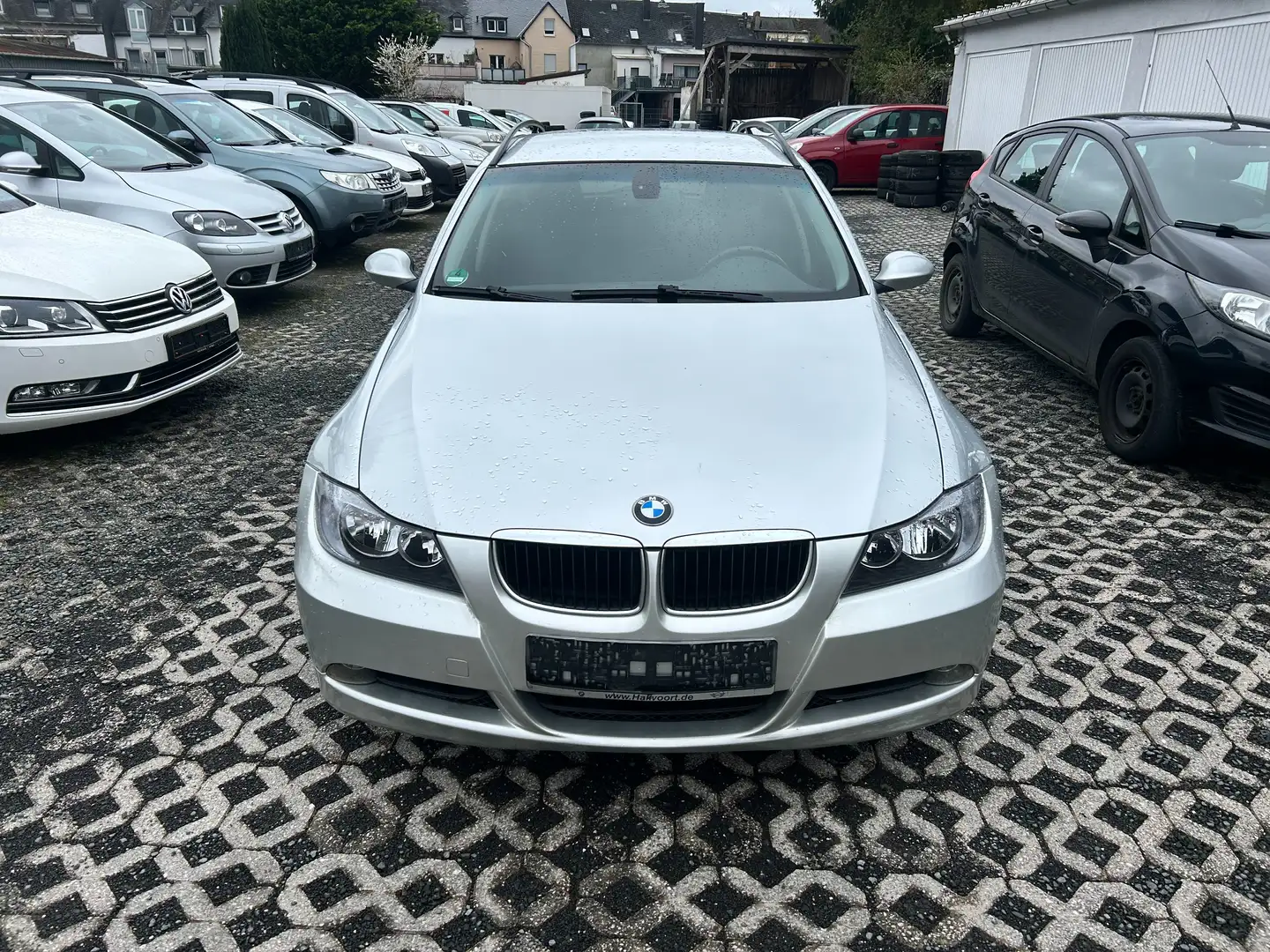 BMW 320 320i - Benzin, Klima Grau - 2