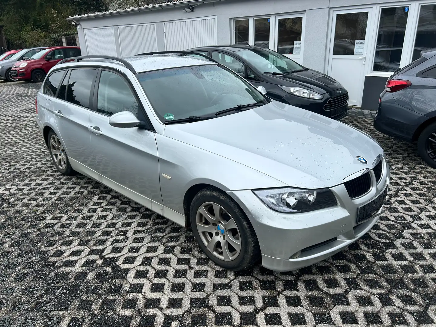 BMW 320 320i - Benzin, Klima Grau - 1