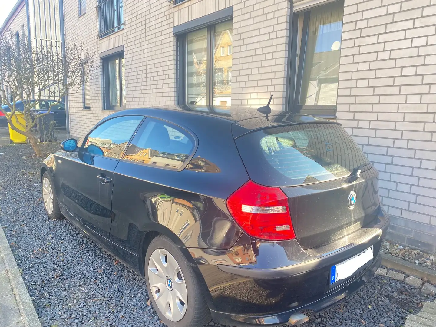BMW 116 1er Diesel (3-Türer) 116d DPF Schwarz - 2