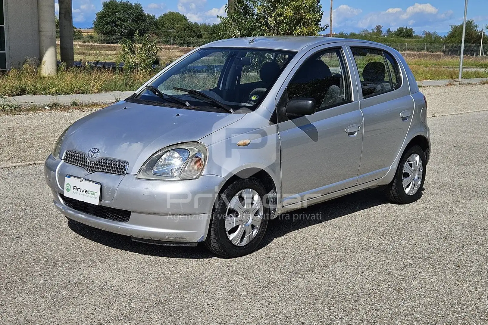 Toyota Yaris 1.3i 16V cat 5 porte aut. Sol Argento - 1