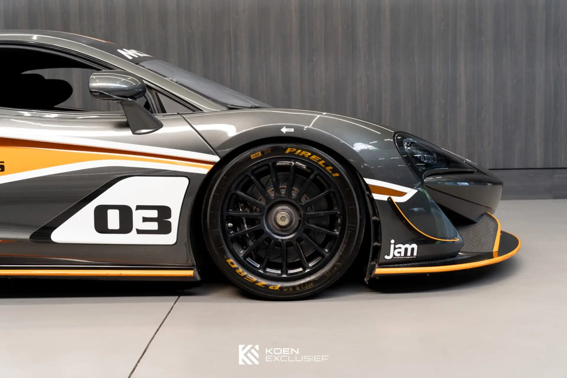 맥라렌 570S 570 Sport Coupe 2022 블랙 사진 3