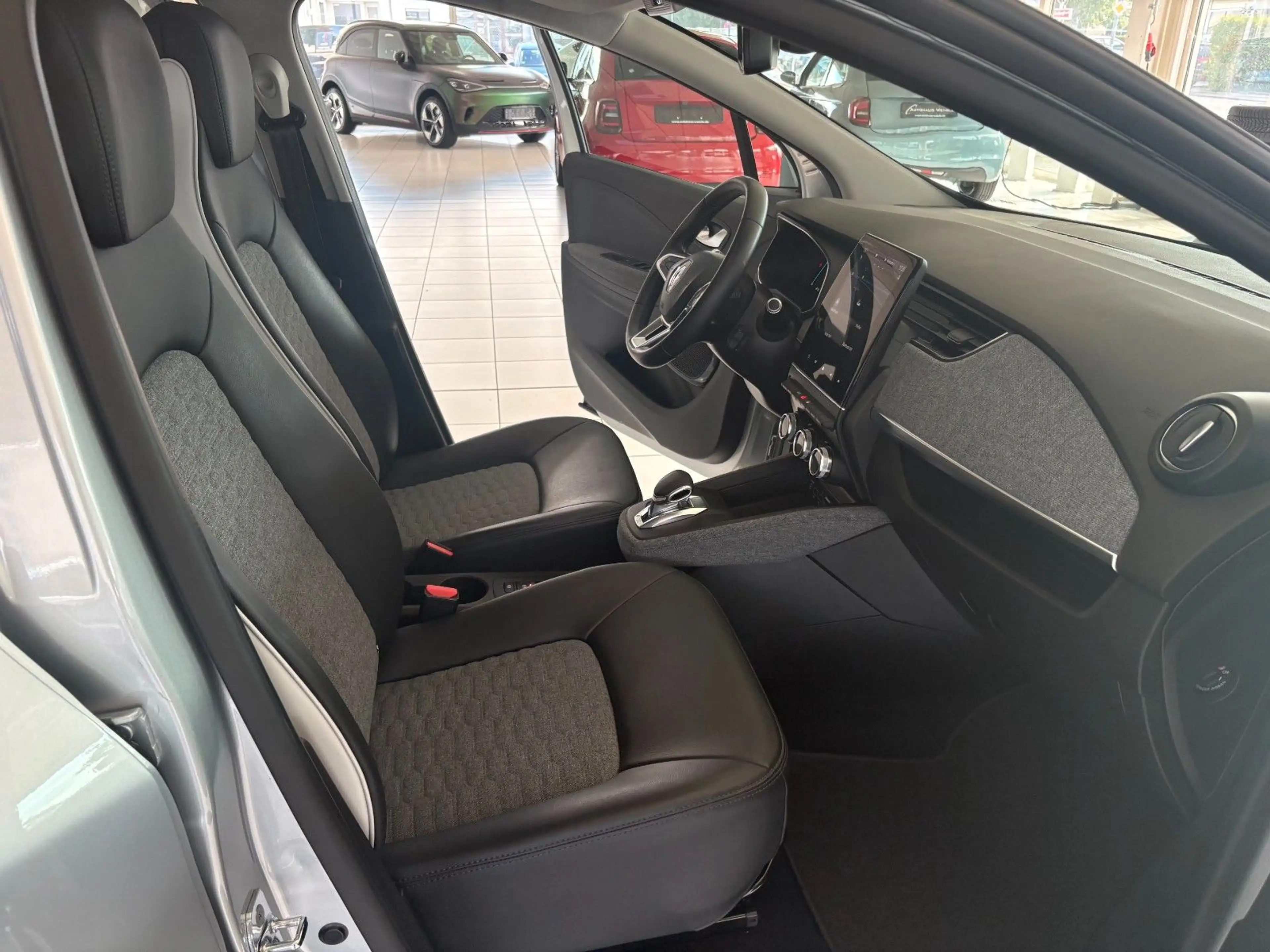 Renault ZOE Intens*Kamera*Keyless*52KWH* — photo 9