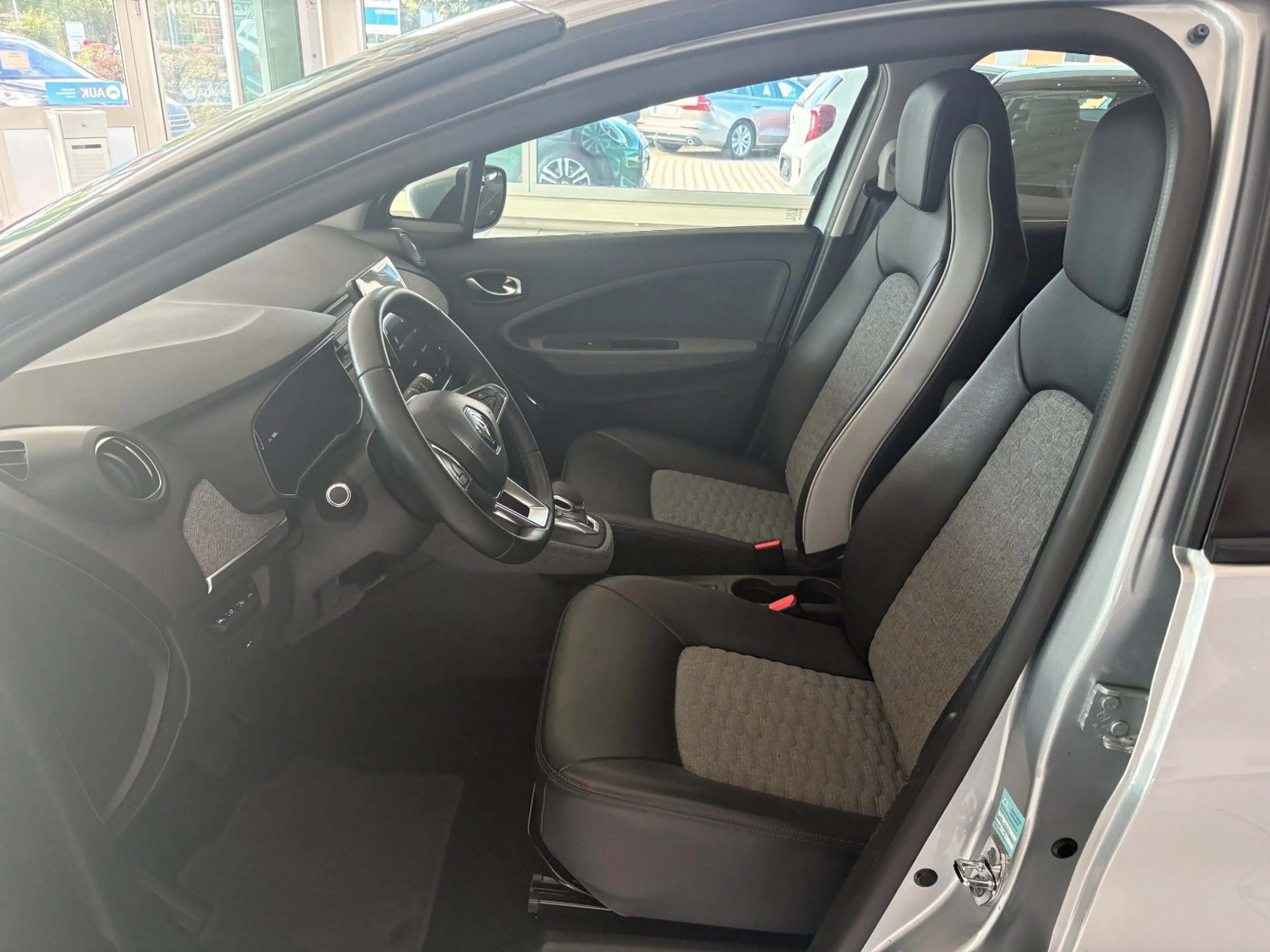 Renault ZOE Intens*Kamera*Keyless*52KWH* — photo 8