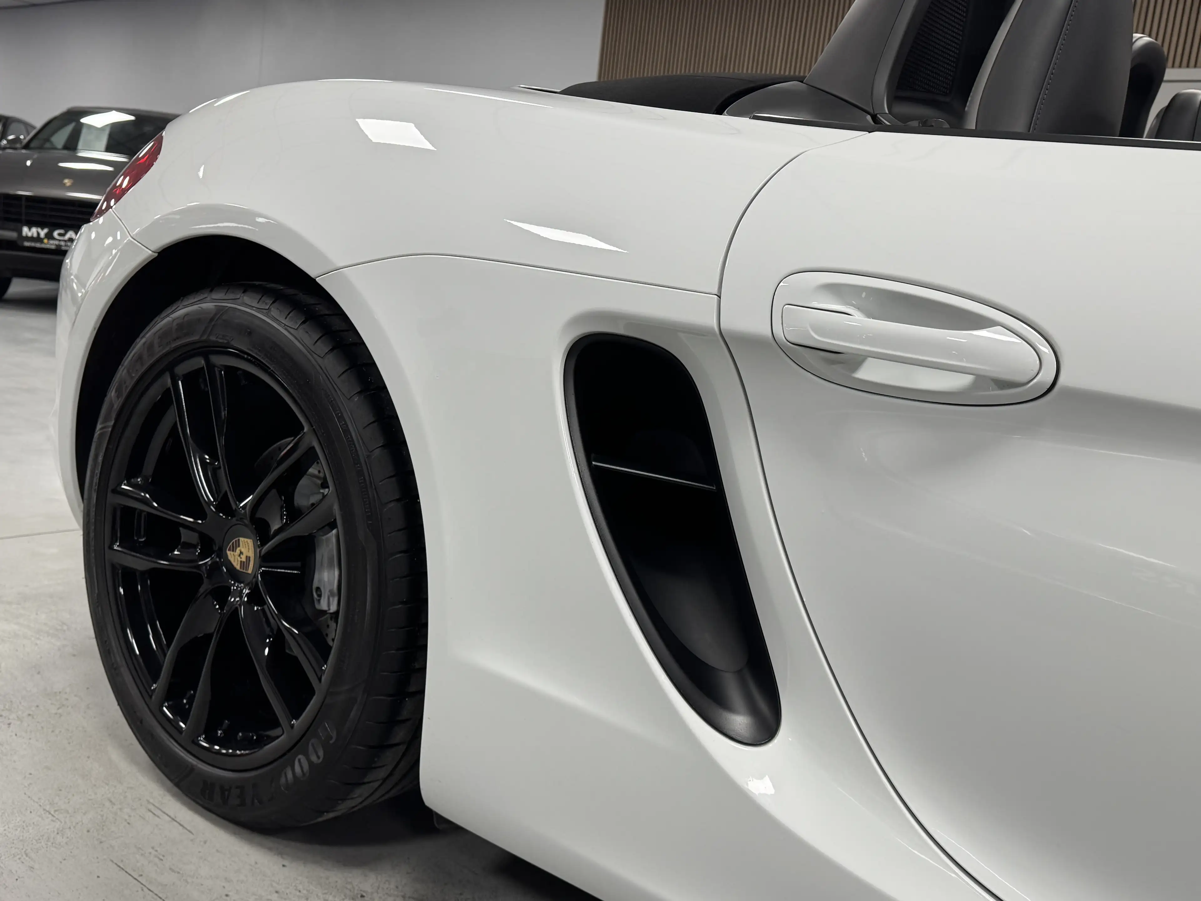 Porsche Boxster 2.7i Pdk 265 CV Cuir Sport Clim Gps Bi-Xenon Ja 19 — photo 15