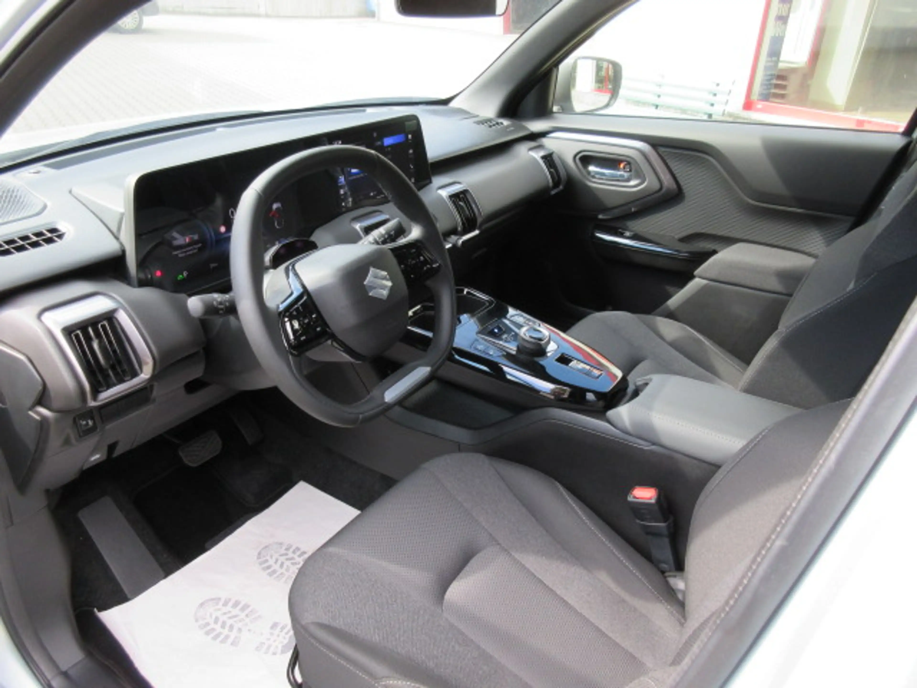 Suzuki Vitara 176 kW eAxle  Allgrip-e 61kWh-Batterie Comfort — photo 12