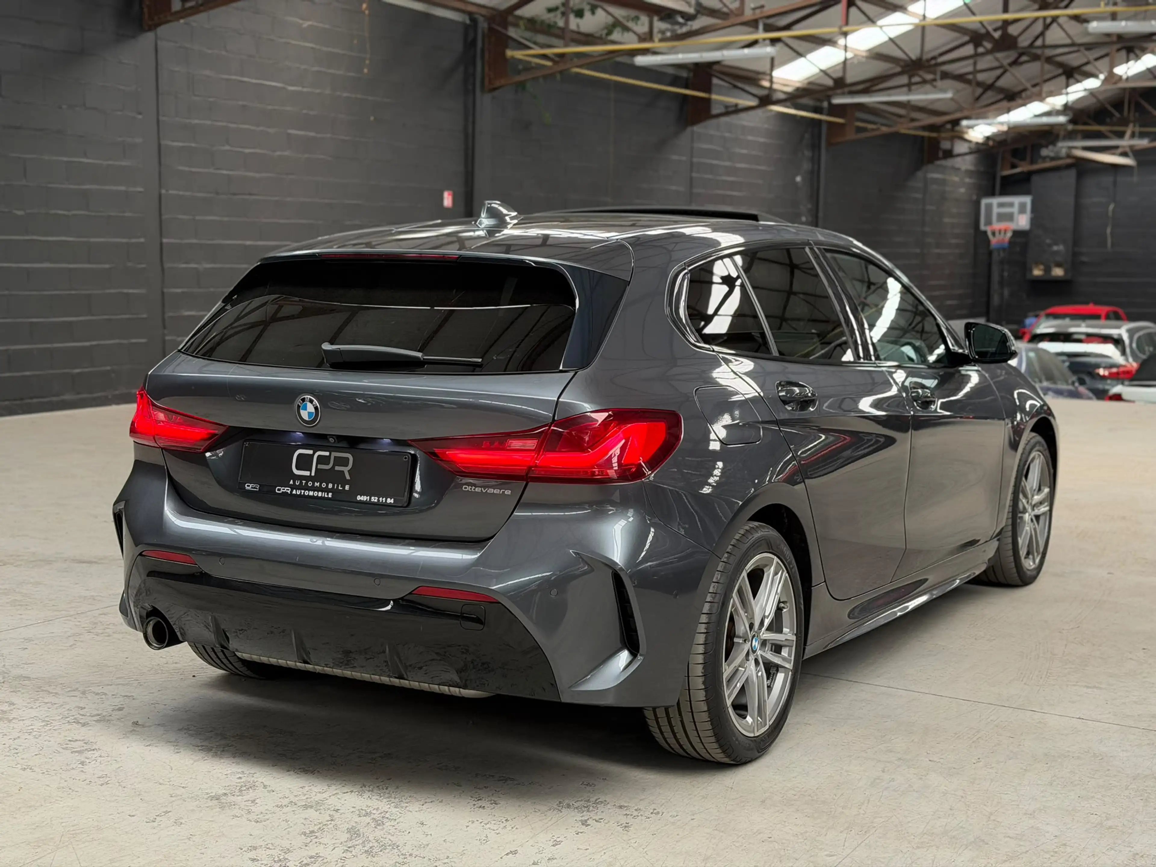 BMW 118 iA * PACK M * TOIT OUVRANT * CARPLAY * CAMERA * SIEGE SPORT * LED — photo 4