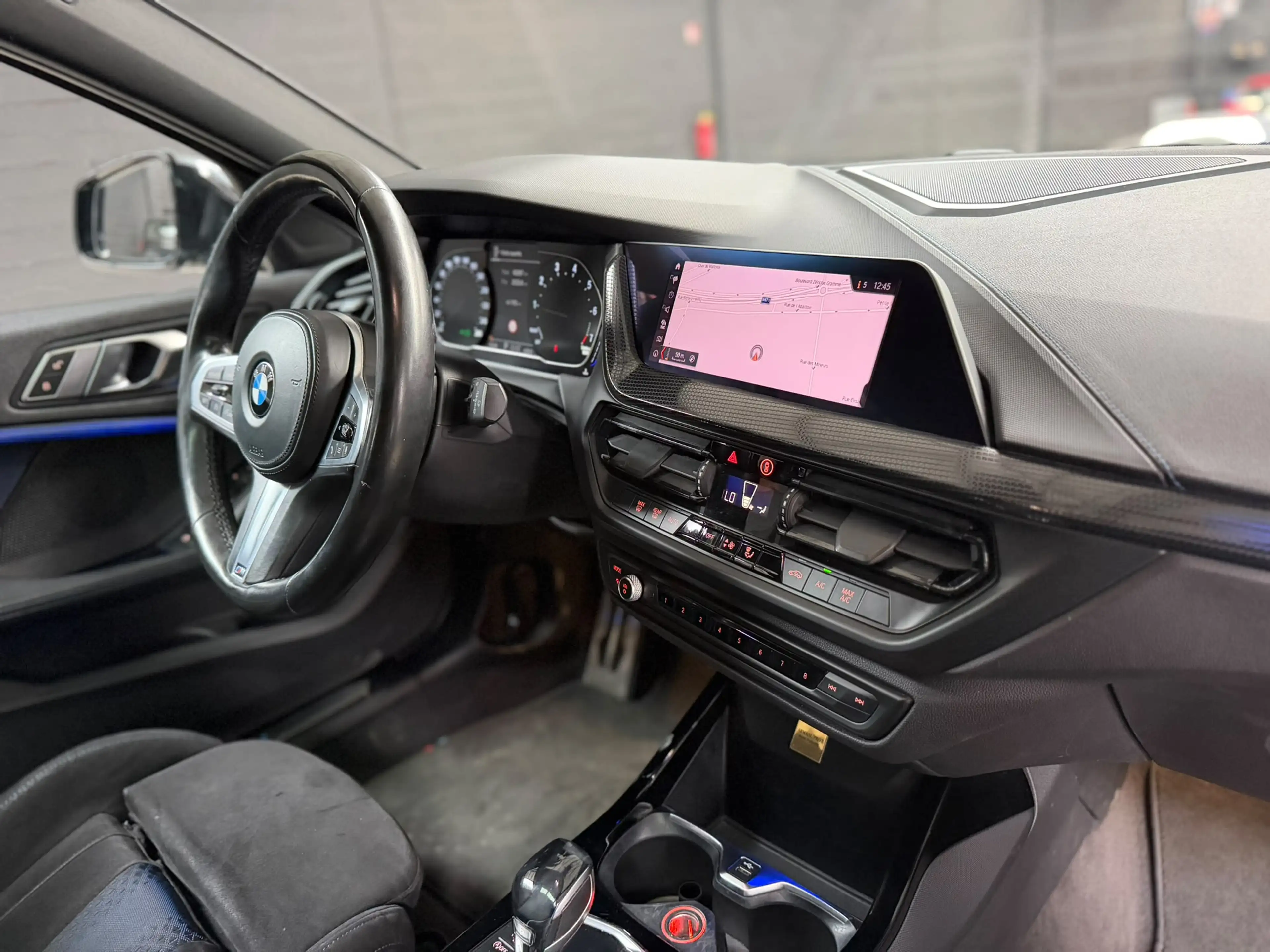 BMW 118 iA * PACK M * TOIT OUVRANT * CARPLAY * CAMERA * SIEGE SPORT * LED — photo 13