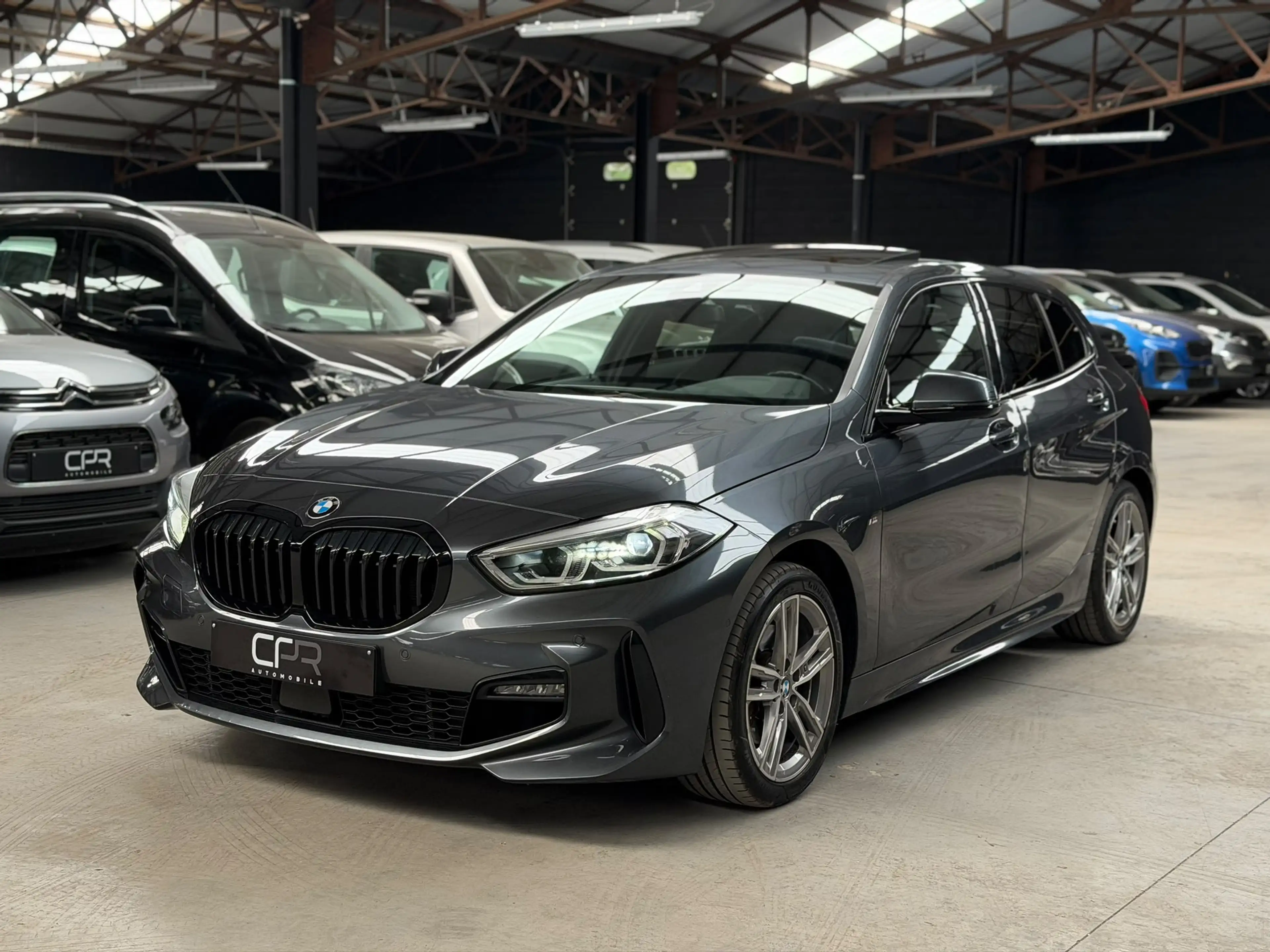 BMW 118 iA * PACK M * TOIT OUVRANT * CARPLAY * CAMERA * SIEGE SPORT * LED