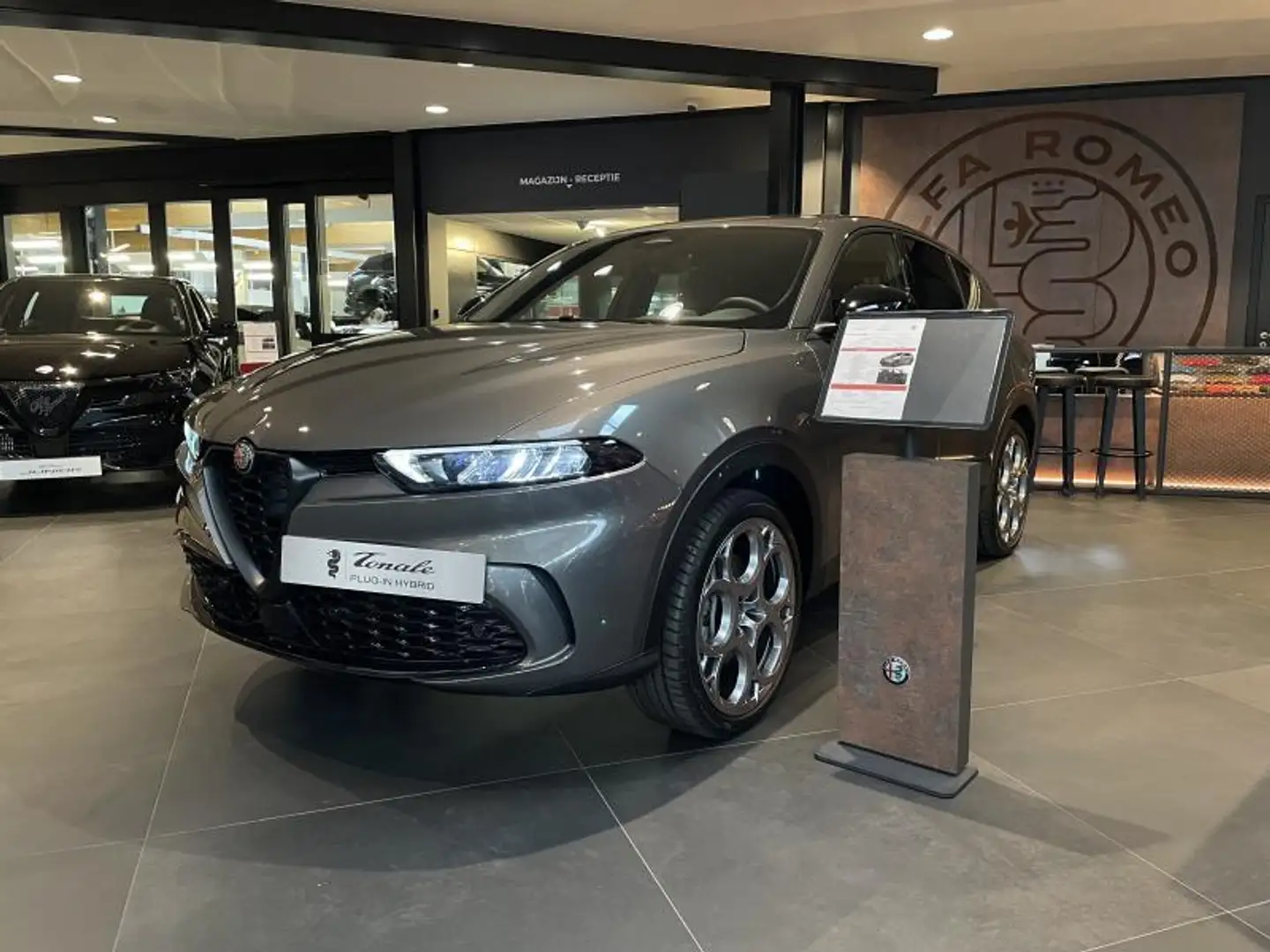 Alfa Romeo Tonale Q4 Sprint Grijs - 2
