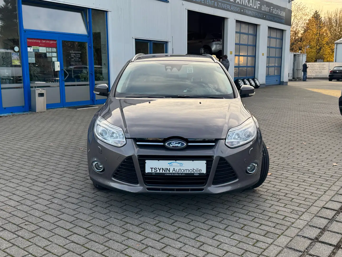 Ford Focus Focus Titanium 2.0 TDCi  TOP Zustand Braun - 2
