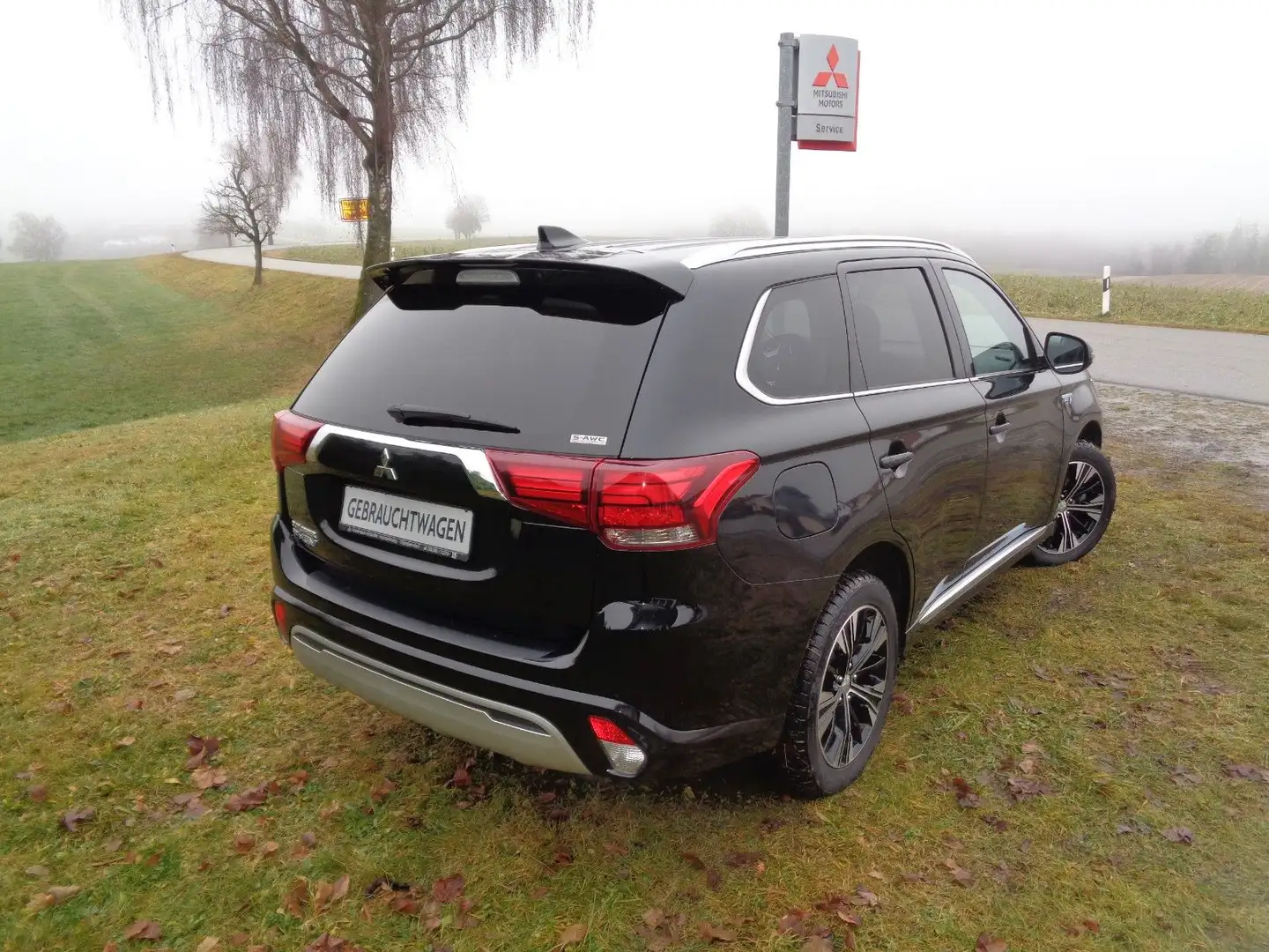 Mitsubishi Outlander PHEV Spirit 4WD Standheizung AHK abneh Schwarz - 2