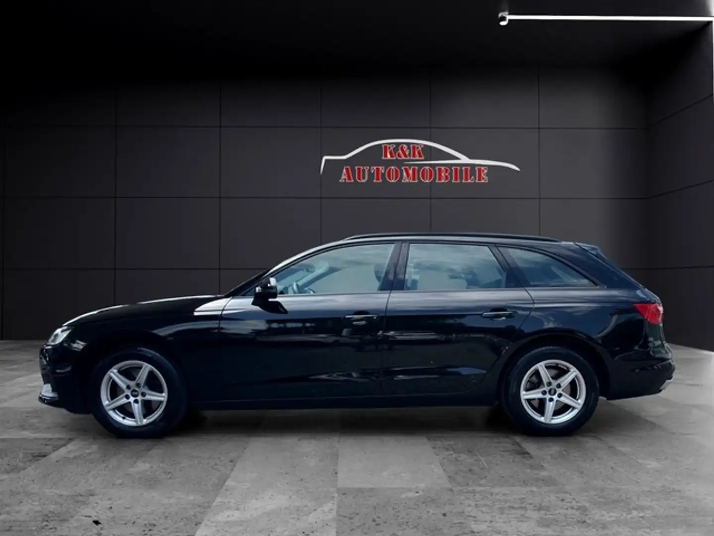 Audi A4 Avant 35 TDI Advanced NAVI/LED/SHZ/MFL Zwart - 2