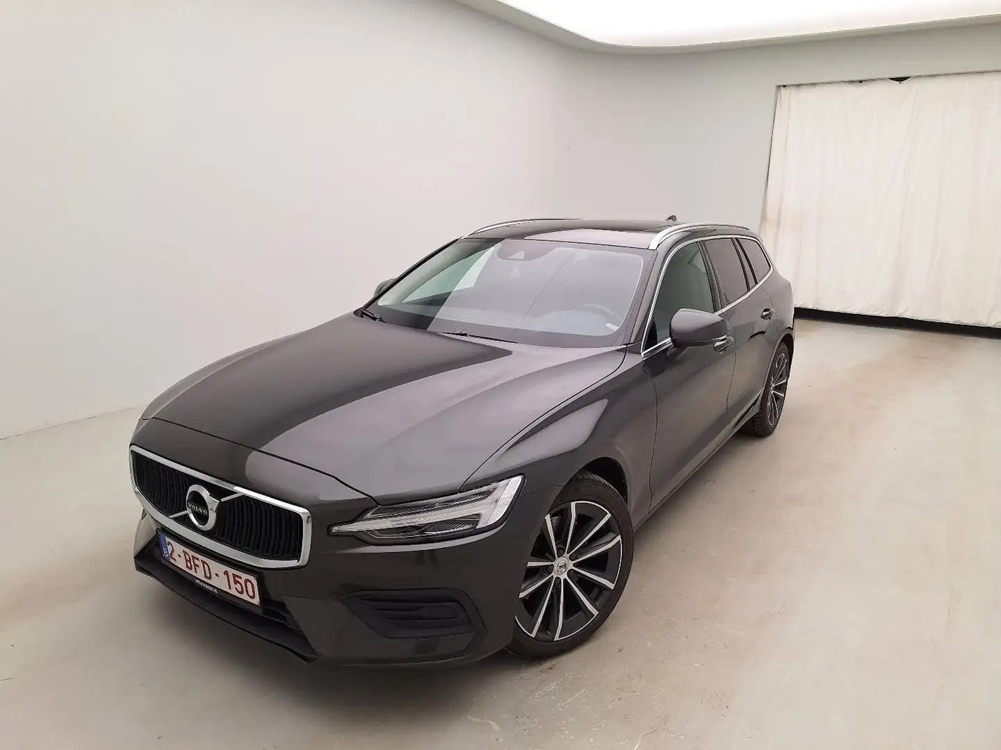 Volvo V60 2.0 Momentum Pro Geartronic"Pano dak Netto15700" Gris - 1