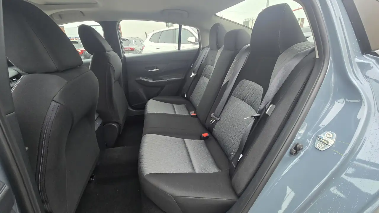 Nissan Sentra снимка Nissan Sentra