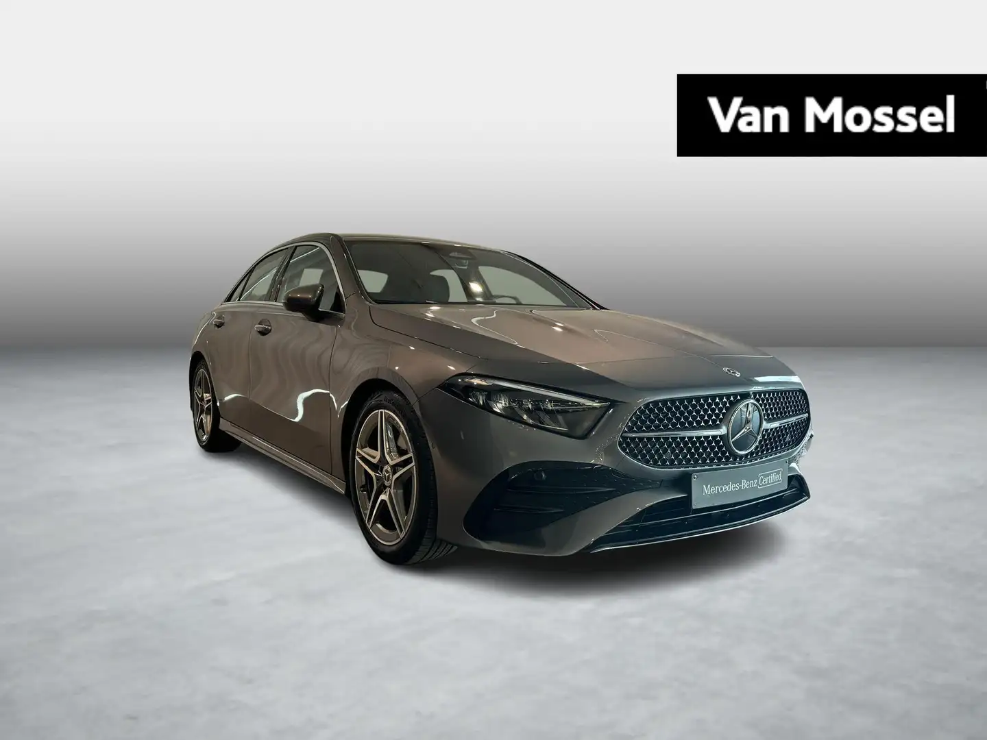 Mercedes-Benz A 180 SEDAN AMG LINE + LED + SENSOREN + CAMERA + STUURVE Grijs - 1