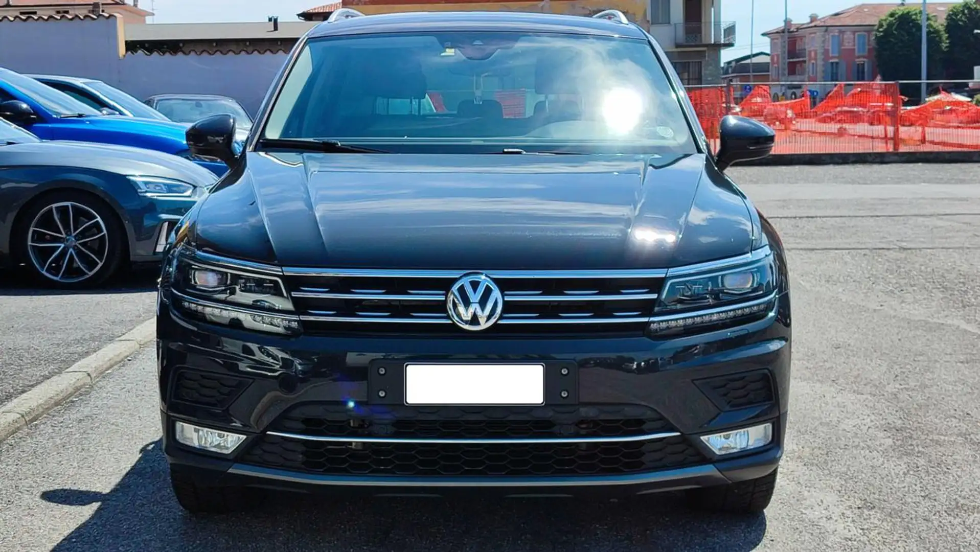 Volkswagen Tiguan 2.0TDI SCR DSG 4MOTION Higline APP-CONNECT Grau - 2