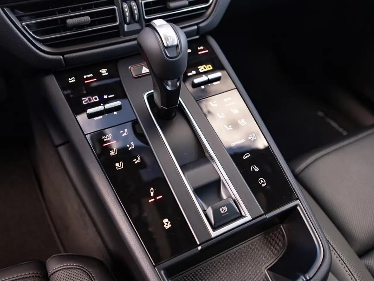 Porsche Macan снимка Porsche Macan