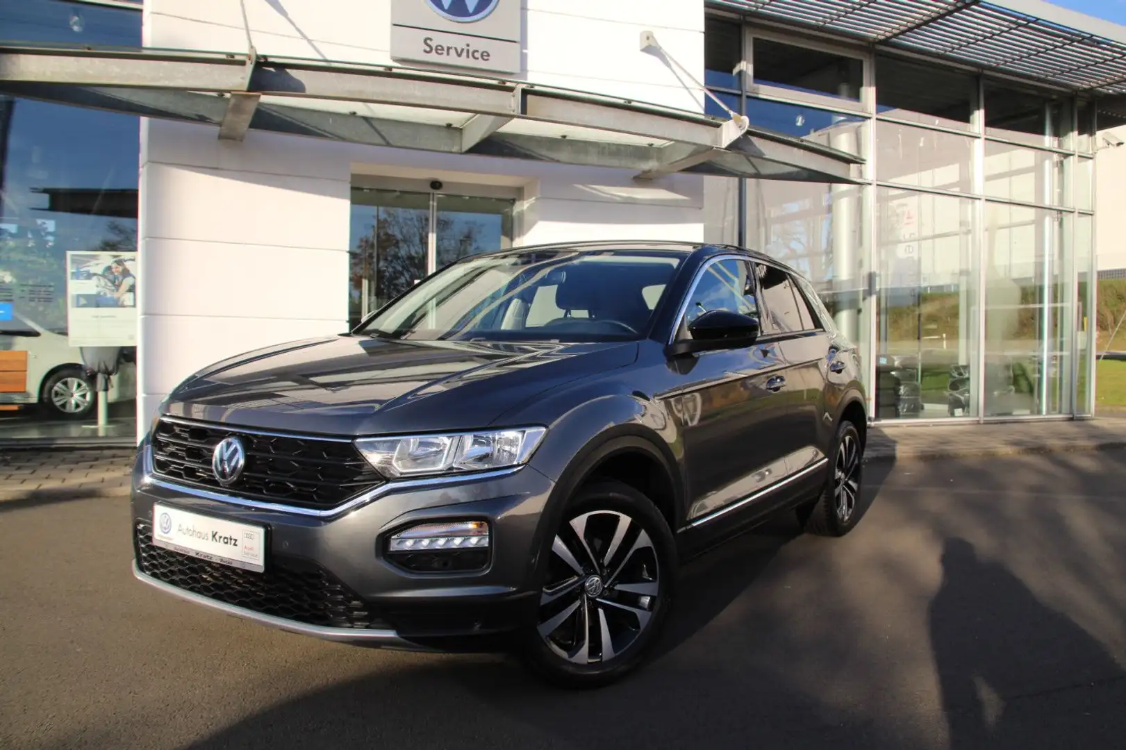 Volkswagen T-Roc IQ.DRIVE 1.5 TSI AHK+Navi+ACC+elHeck+App Grau - 2