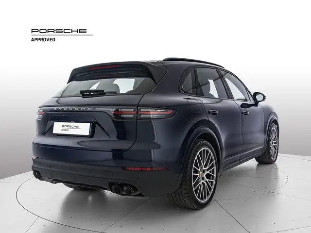 Porsche Cayenne view 5