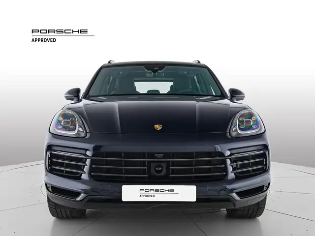 Porsche Cayenne view 8