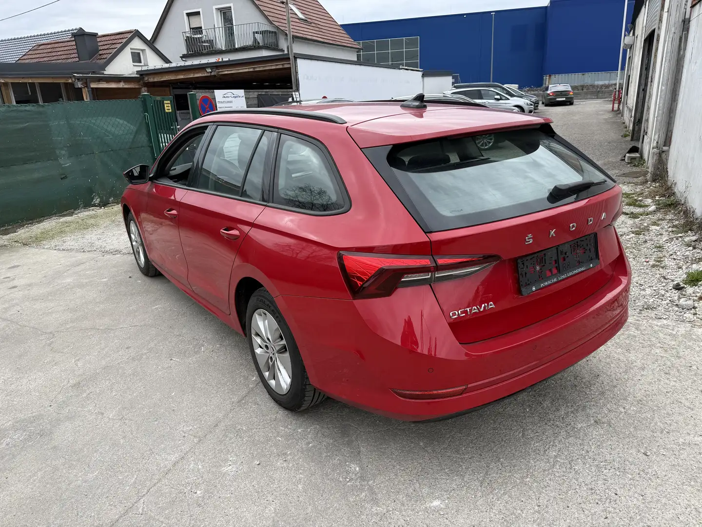 Skoda Octavia Škoda OCTAVIA Combi Ambition TDI DSG Rot - 2
