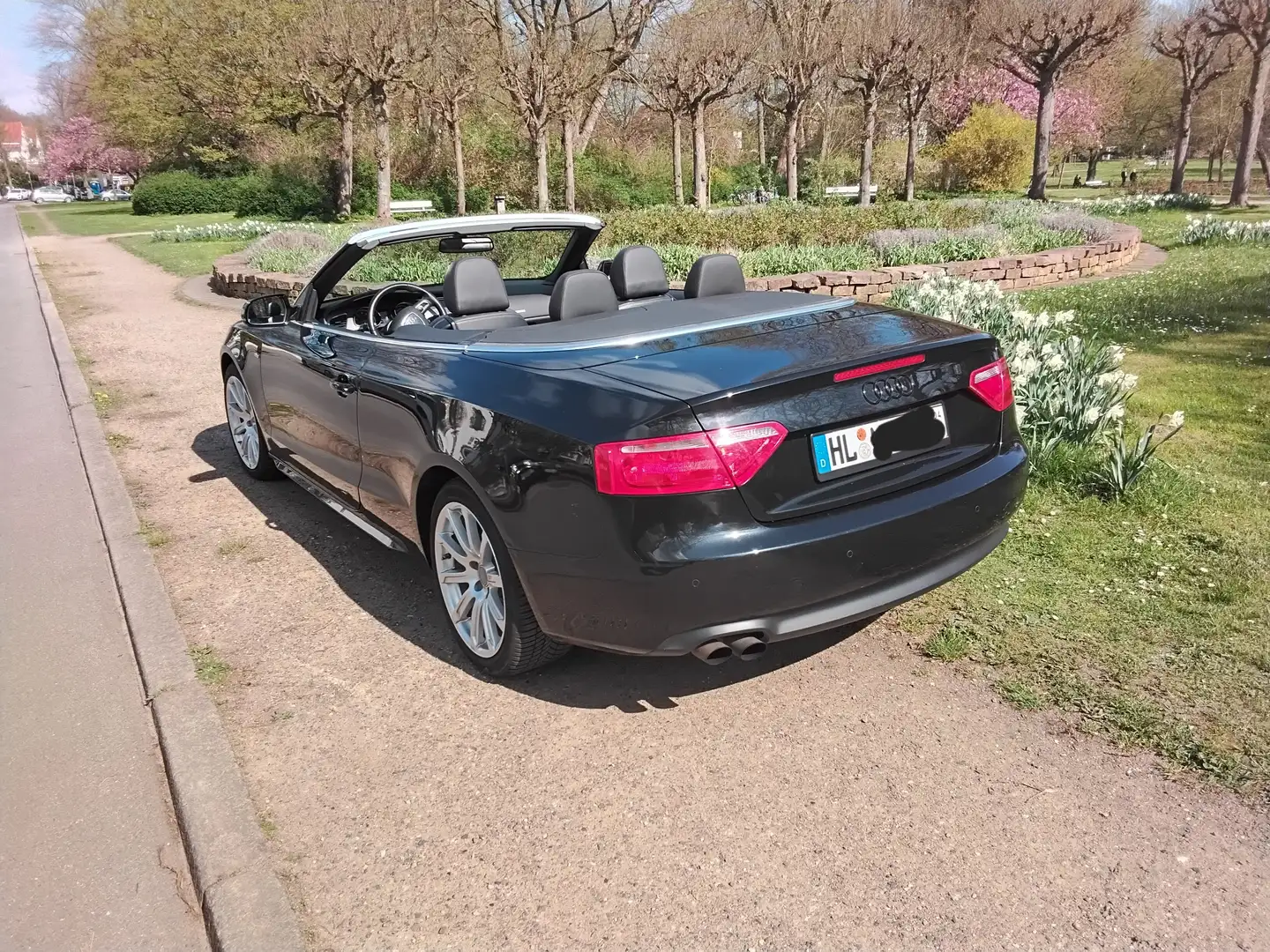 Audi A5 Cabrio Schwarz - 2