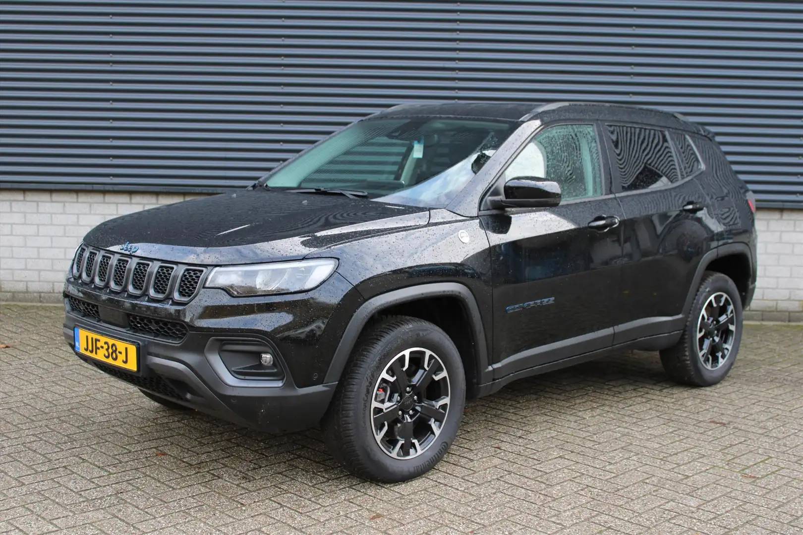 Jeep Compass Trailhawk 4XE PHEV 240pk Automaat I Camera I Navig Noir - 2