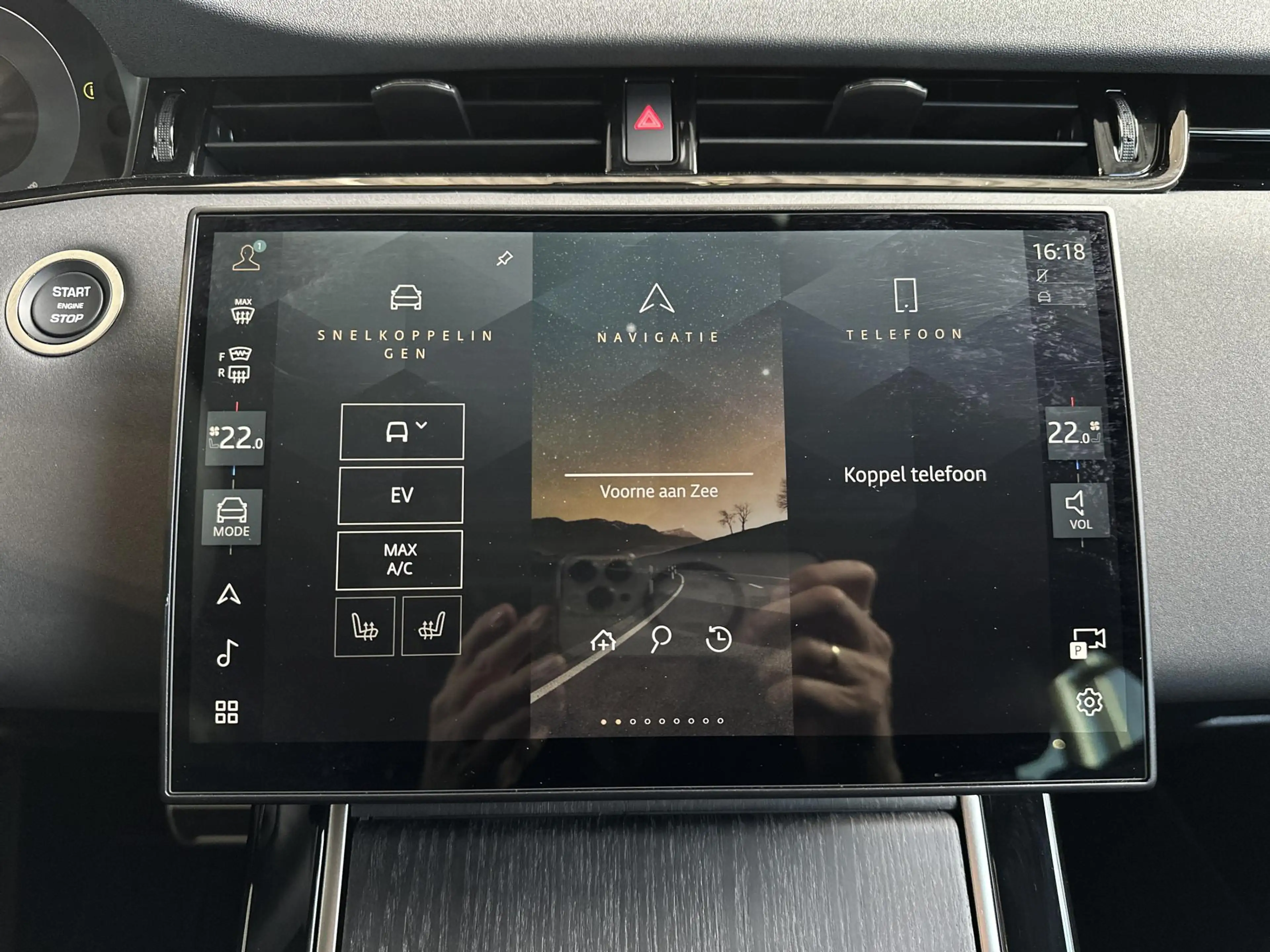 Land Rover Range Rover Evoque P270e Dynamic SE | Panoramadak | Cold Climate Pack — photo 15