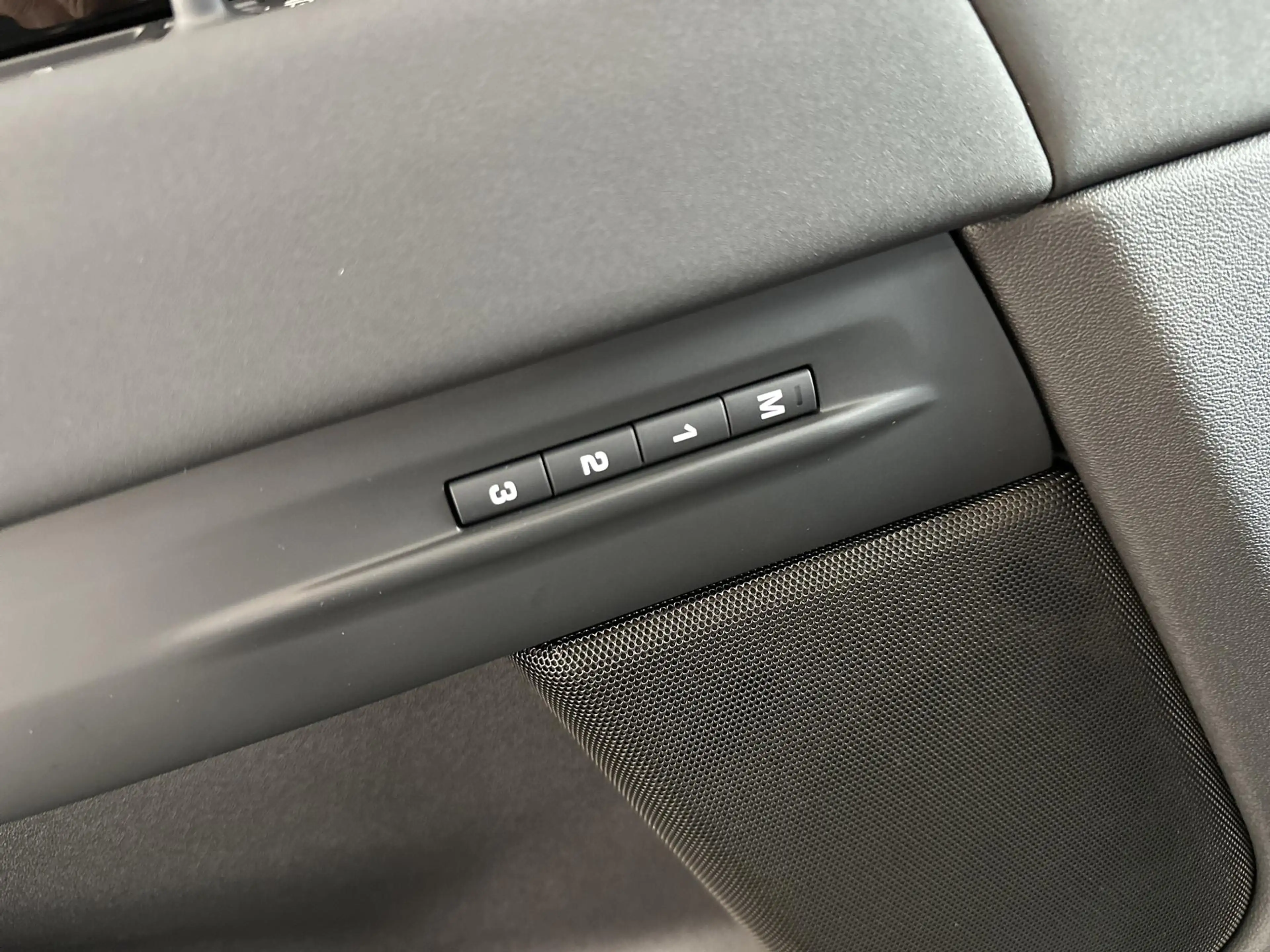 Land Rover Range Rover Evoque P270e Dynamic SE | Panoramadak | Cold Climate Pack — photo 12