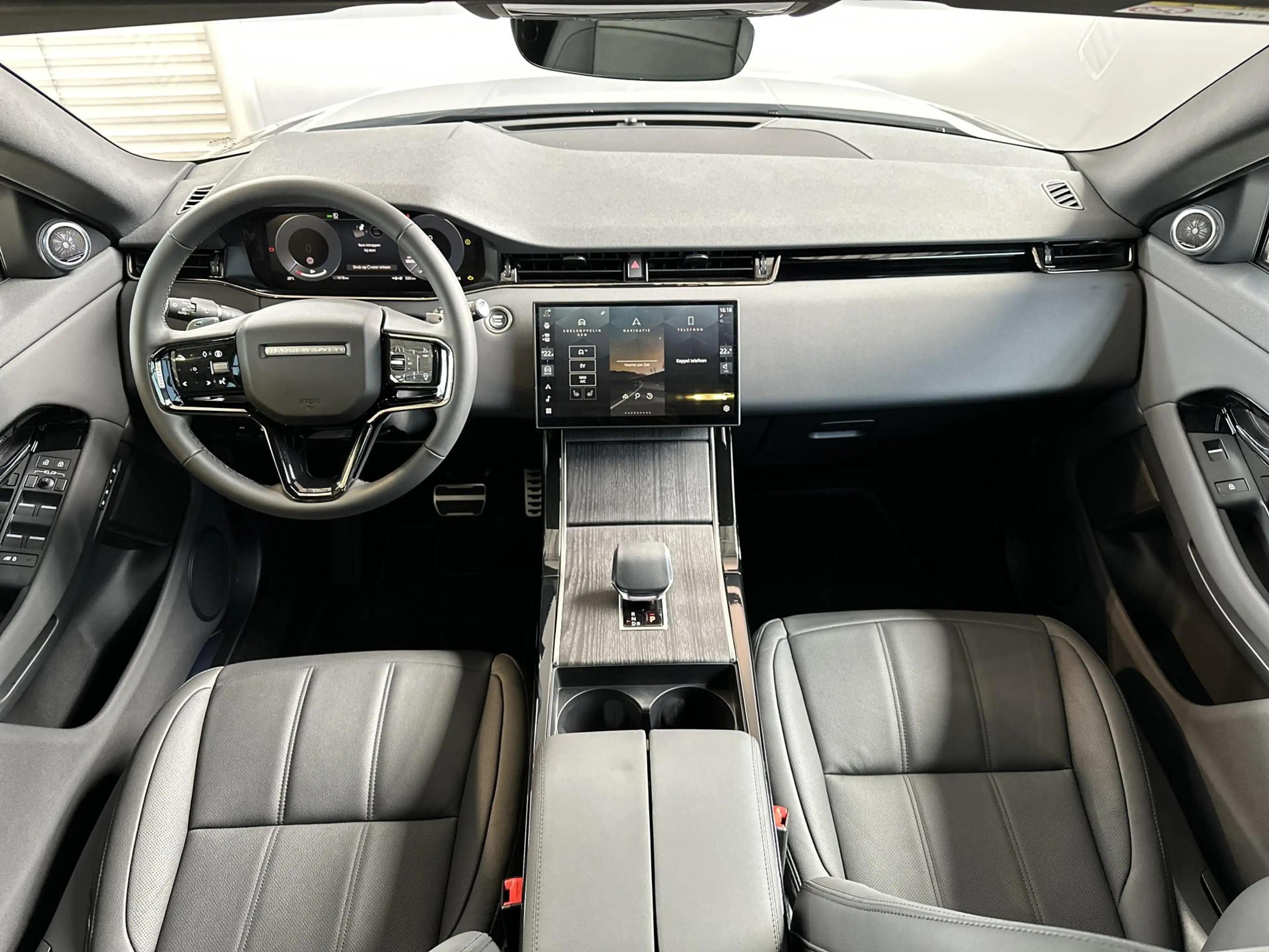 Land Rover Range Rover Evoque P270e Dynamic SE | Panoramadak | Cold Climate Pack — photo 4