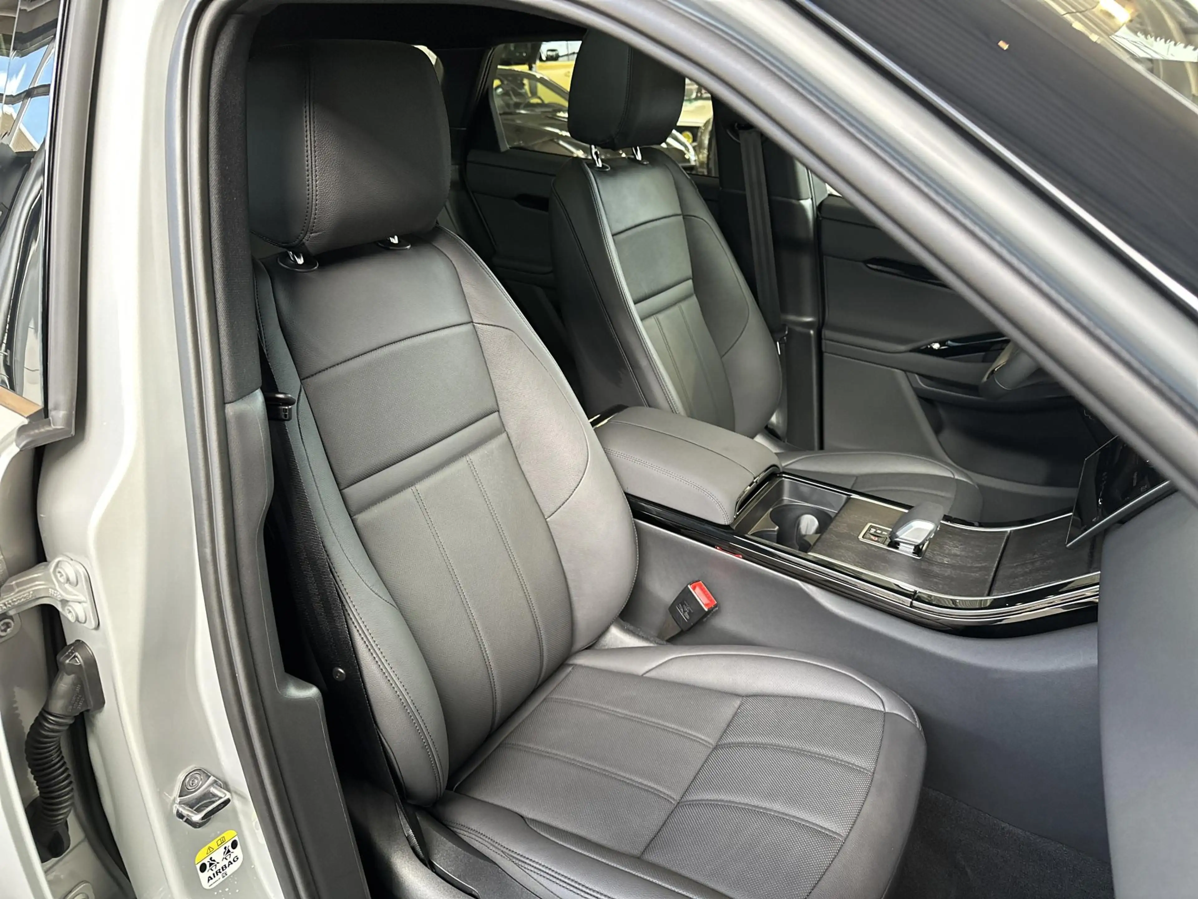 Land Rover Range Rover Evoque P270e Dynamic SE | Panoramadak | Cold Climate Pack — photo 10