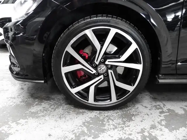Volkswagen Polo view 3