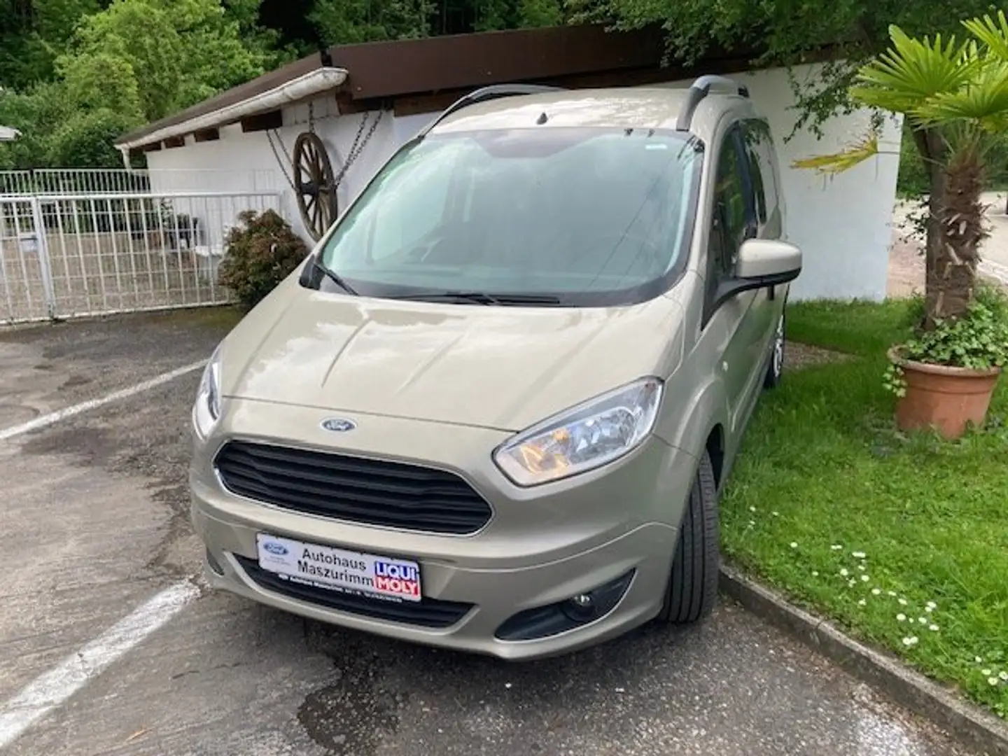 Ford Tourneo Courier Titanium Beige - 1